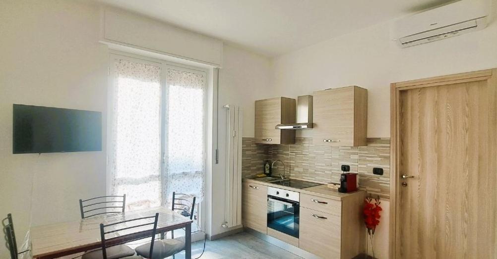 דירות אגראטה בריאנצה La Petite Maison מראה חיצוני תמונה
